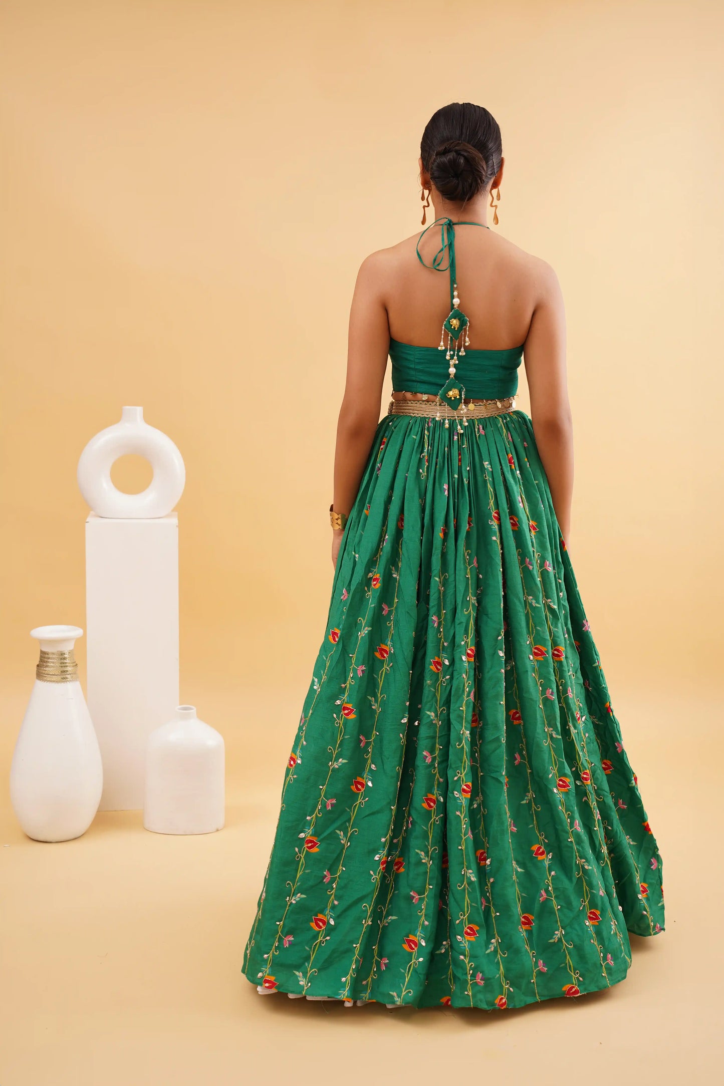 Ruhani lehenga